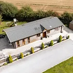 Holiday home 3-bedroom Lodge- Pet Friendly- Hot Tub