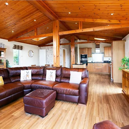 3-bedroom Lodge- Pet Friendly- Hot Tub Holiday home York