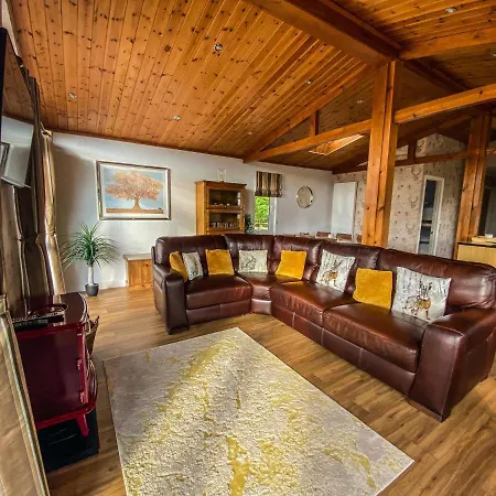3-bedroom Lodge- Pet Friendly- Hot Tub Dom wakacyjny